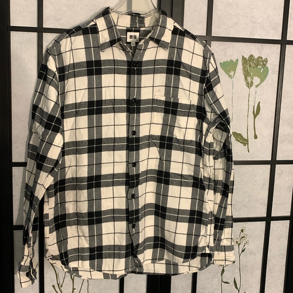 Uniqlo shirt